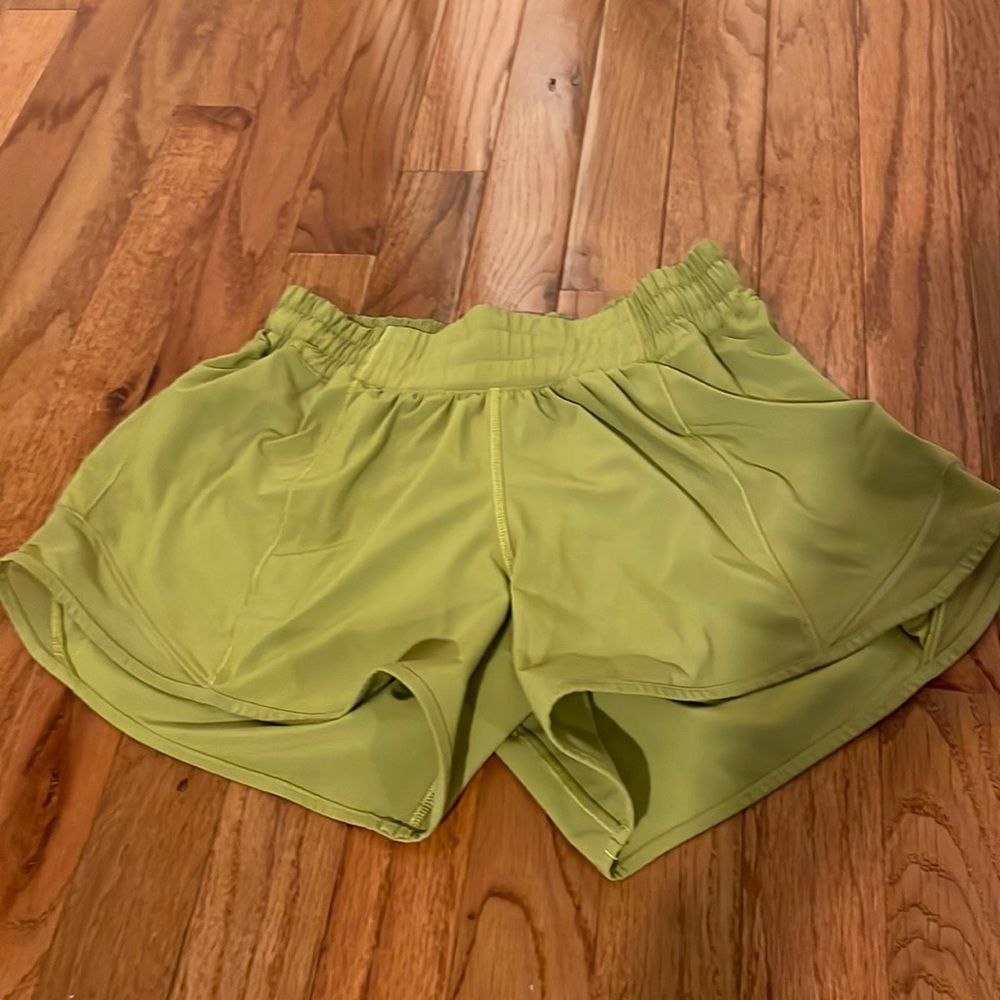 Lululemon hotty hot 4’ shorts